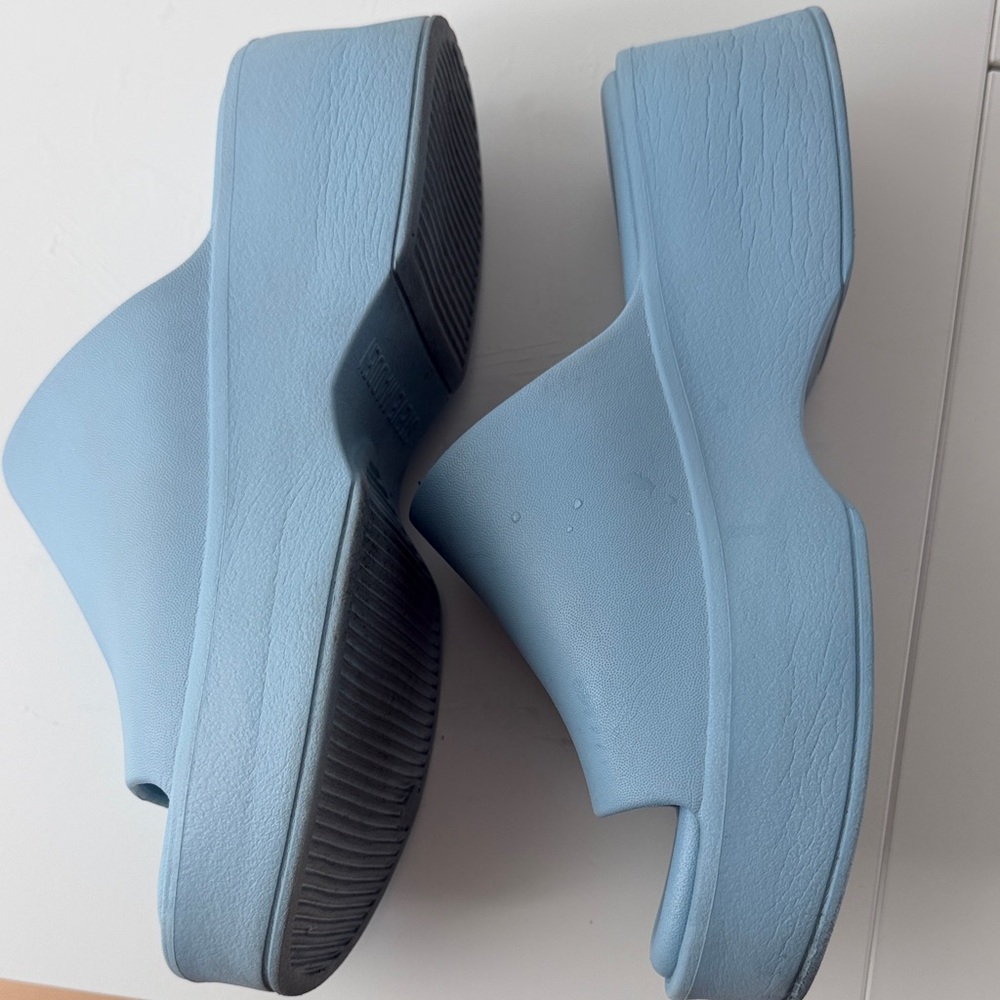 Steve Madden Baby Blue Platform Slides | 7 - Picture 3 of 4